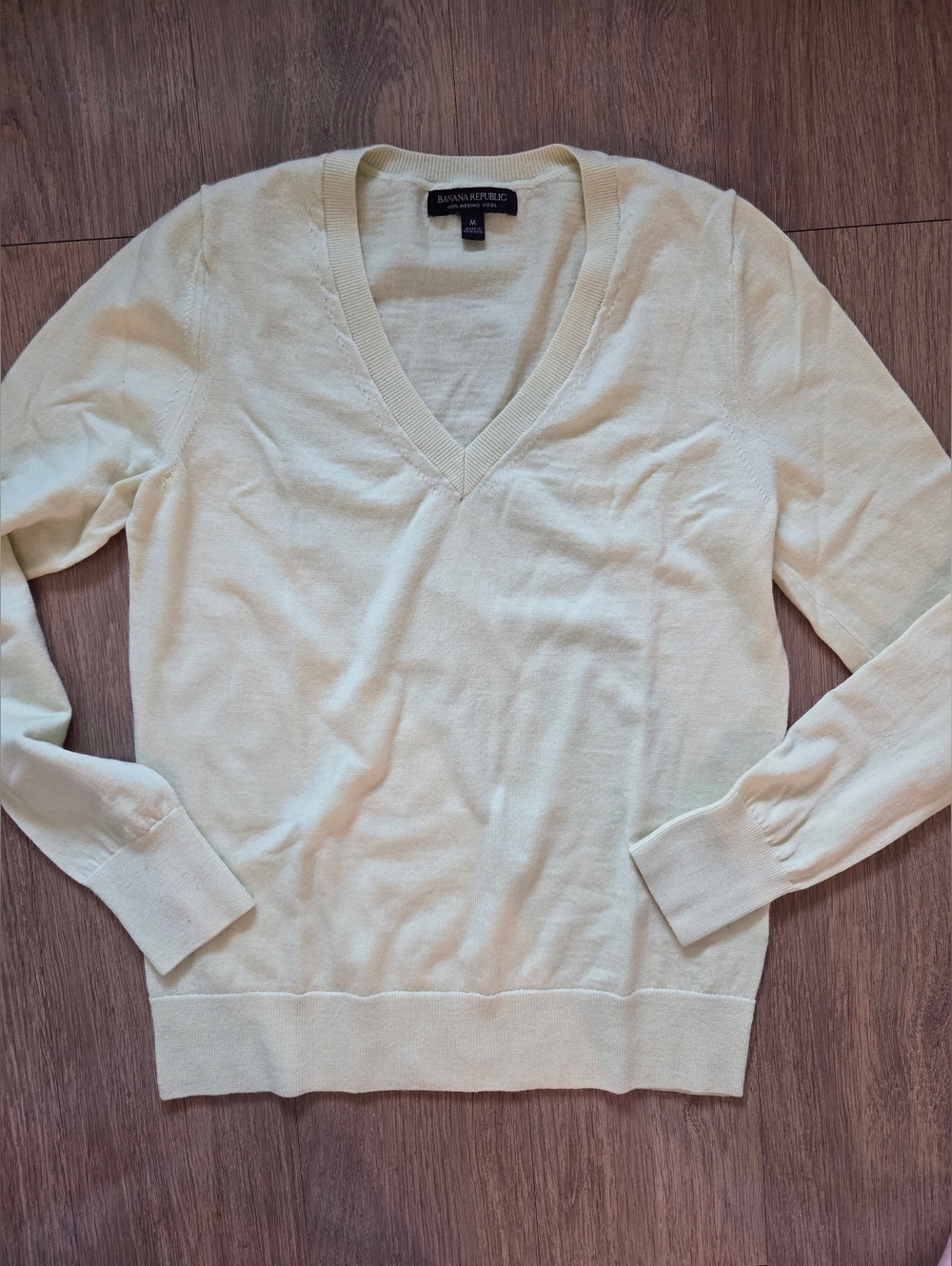 Banana Republic Women's 100% Merino Sweater in Pale Cream/yellow